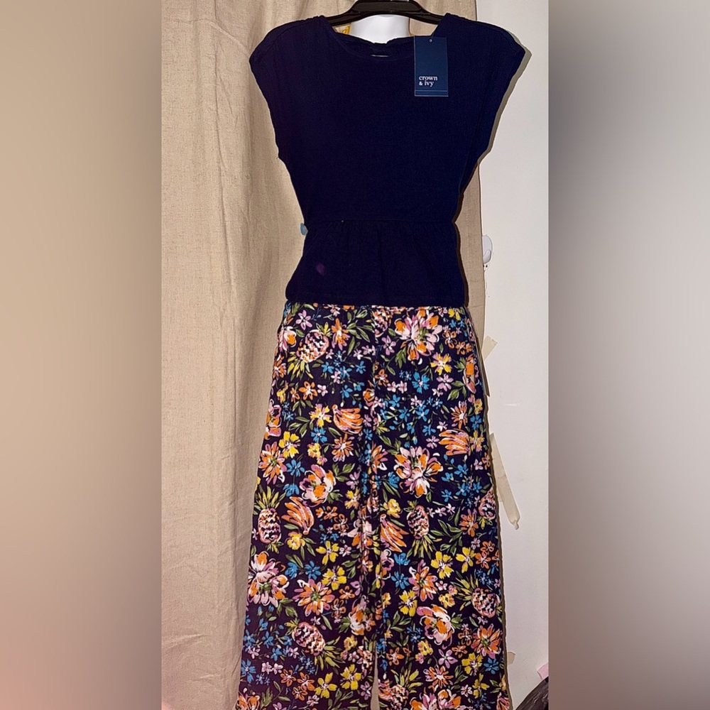Crown & Ivy kids Navy Top with Floral Pants 2 piece set girls size medium